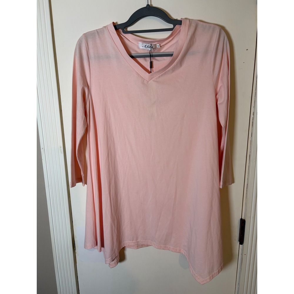 Afibi Womens Peach Pink V-Neck Tunic Top 3/4 Sleeve Sharkbite Hem Size M NWT